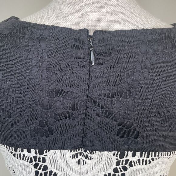Maggy London Floral Lace Overlay Knee Length Cap Sleeve Zip Back Black Size 4 - Picture 6 of 9